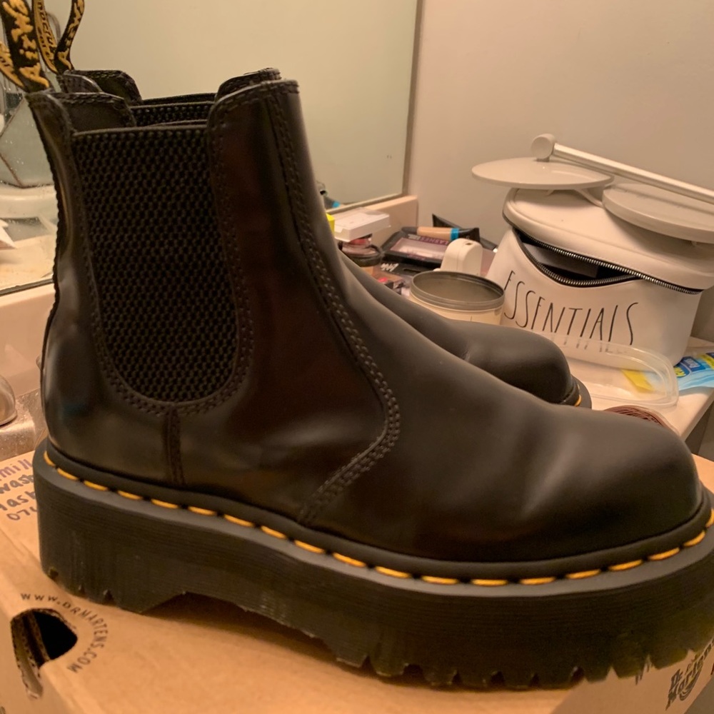 2976 quad doc martens